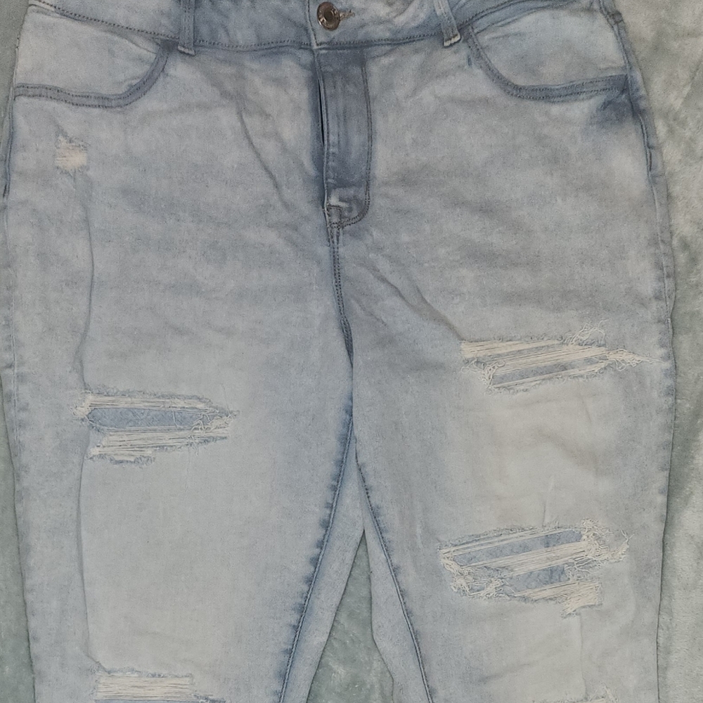 KanCan Signature Jean's XL Distressed Wash
